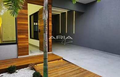 Imagem: A casa possui 3 Dormitórios, 2 Banheiros, 2 Vagas na garagem