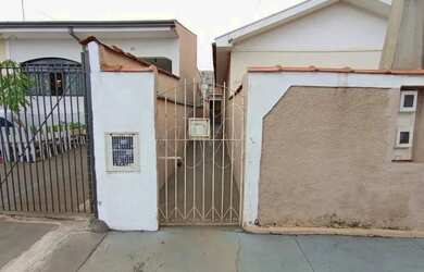 Imagem: A casa possui 1 Dormitório, 1 Banheiro, 60m² de Área, Varanda