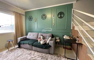 Imagem: A casa possui 2 Dormitórios, 2 Banheiros, 2 Vagas na garagem