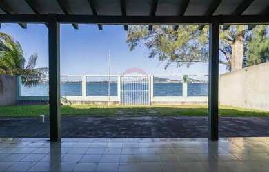 Imagem: A casa à venda possui 4 Dormitórios, 3 Banheiros, 3 Vagas