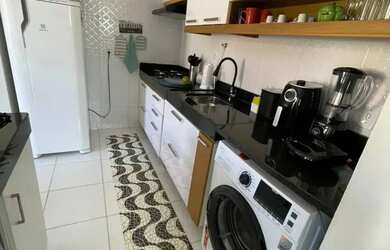 Imagem: O apartamento possui 2 Dormitórios, 1 Banheiro, 1 Vaga na garagem