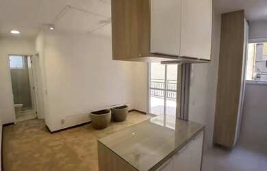 Imagem: O apartamento possui 1 Dormitório, 1 Banheiro, 1 Vaga na garagem