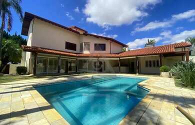 Imagem: A casa em condomínio possui 4 Dormitórios, 5 Banheiros, 5