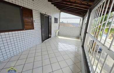 Imagem: A casa possui 2 Dormitórios, 2 Banheiros, 2 Vagas na garagem