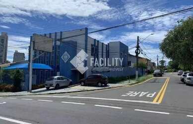 Imagem: O depósito possui 5 Vagas na garagem e 500m² de Área e está