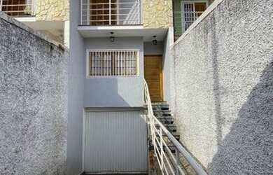 Imagem: A casa possui 3 Dormitórios, 5 Banheiros, 5 Vagas na garagem