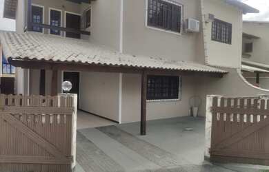 Imagem: A casa em condomínio possui 4 Dormitórios, 4 Banheiros, 1