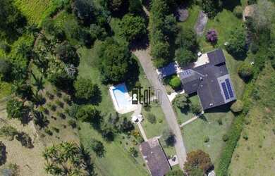 Imagem: A fazenda possui 550m² de Área, Varanda e está localizado