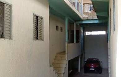 Imagem: A kitnet possui 1 Dormitório, 1 Banheiro, 1 Vaga na garagem