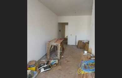 Imagem: A casa possui 2 Dormitórios, 2 Banheiros, 2 Vagas na garagem