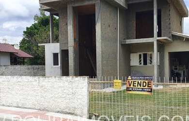 Imagem: A casa possui 3 Dormitórios, 1 Banheiro, 1 Vaga na garagem