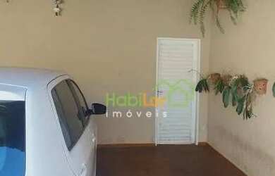 Imagem: A casa possui 2 Dormitórios, 2 Banheiros, 2 Vagas na garagem