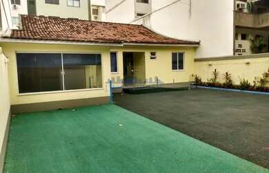 Imagem: O depósito possui 4 Vagas na garagem, 200m² de Área e está