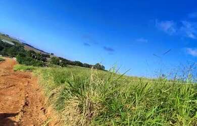 Imagem: O terreno possui 800m² de Área e está localizado em Jardim