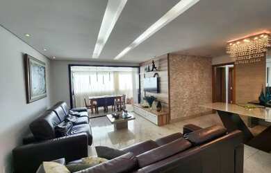 Imagem: O apartamento possui 4 Dormitórios, 5 Banheiros, 3 Vagas na