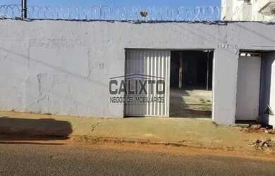 Imagem: A casa possui 2 Dormitórios, 2 Banheiros, 4 Vagas na garagem