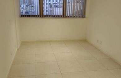 Imagem: O depósito possui 1 Vaga na garagem, 28m² de Área e está