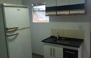 Imagem: A casa possui 1 Dormitório, 1 Banheiro, 1 Vaga na garagem