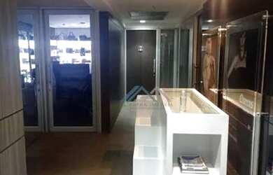 Imagem: O depósito possui 5 Vagas na garagem, 453m² de Área e está