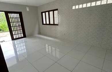 Imagem: A casa possui 2 Dormitórios, 2 Banheiros e 1 Vaga na garagem