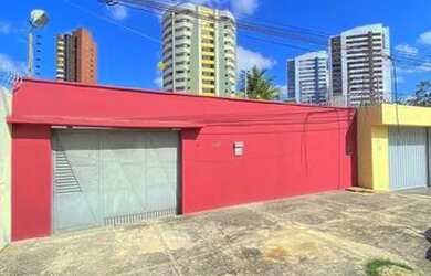 Imagem: A casa possui 2 Dormitórios, 3 Banheiros, 1 Vaga na garagem