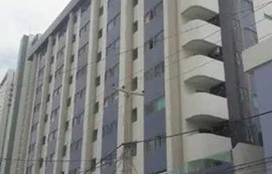 Imagem: O apartamento possui 1 Dormitório, 1 Banheiro, 1 Vaga na garagem