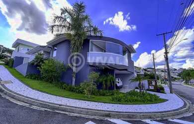 Imagem: A casa em condomínio possui 3 Dormitórios, 5 Banheiros, 2