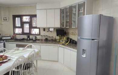 Imagem 8: Lindíssima Casa mobiliada para locação com 4 suítes, com área construída...