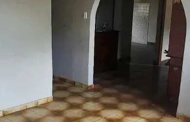 Imagem 14: CASA DE ESQUINA LOCALIZADA NO BAIRRO DOM PEDRO, COM 3 QUARTOS SENDO 1...