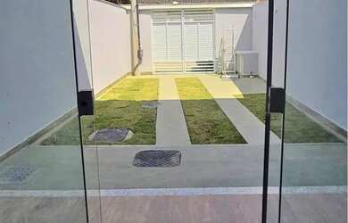 Imagem: O apartamento possui 3 Dormitórios, 1 Banheiro, 1 Vaga na garagem