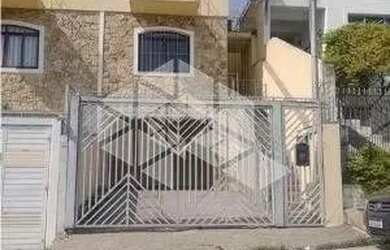 Imagem: A casa possui 3 Dormitórios, 1 Banheiro, 3 Vagas na garagem