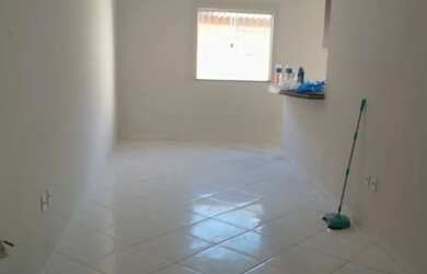 Imagem: A casa possui 2 Dormitórios, 2 Banheiros, 3 Vagas na garagem