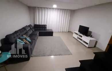 Imagem: A casa possui 4 Dormitórios, 4 Banheiros, 5 Vagas na garagem