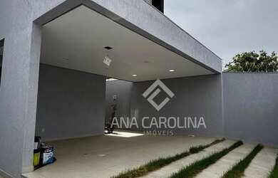 Imagem: A casa possui 4 Dormitórios, 1 Banheiro, 4 Vagas na garagem