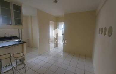 Imagem: O apartamento possui 1 Dormitório, 1 Banheiro, 1 Vaga na garagem