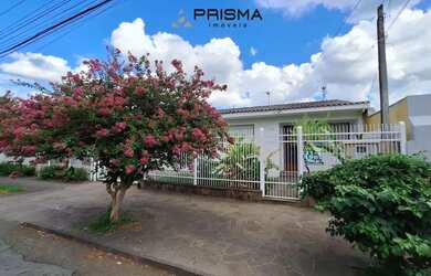 Imagem: A casa possui 4 Dormitórios, 3 Banheiros, 1 Vaga na garagem