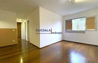 Imagem: O apartamento possui 3 Dormitórios, 1 Banheiro, 1 Vaga na garagem