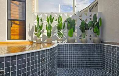 Imagem: A casa em condomínio possui 4 Dormitórios, 5 Banheiros, 3