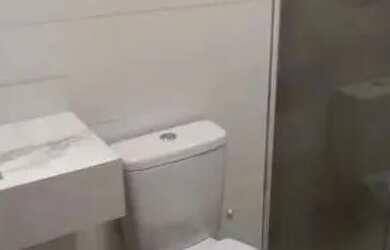 Imagem: A casa possui 3 Dormitórios, 3 Banheiros, 3 Vagas na garagem