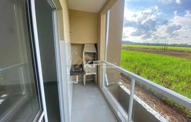 Imagem: O apartamento possui 2 Dormitórios, 1 Banheiro, 1 Vaga na garagem