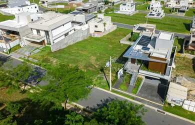 Imagem: O terreno possui 360m² de Área e está localizado em Jardins