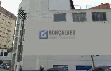 Imagem: O depósito possui 4 Vagas na garagem e 750m² de Área e está