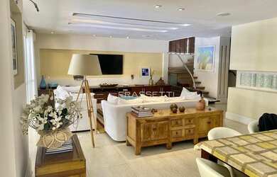 Imagem: A casa em condomínio possui 4 Dormitórios, 5 Banheiros, 4