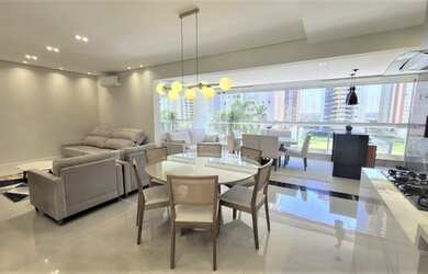 Imagem: O apartamento possui 3 Dormitórios, 5 Banheiros, 2 Vagas na