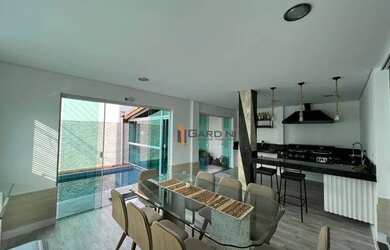 Imagem: A casa em condomínio possui 5 Dormitórios, 5 Banheiros, 5