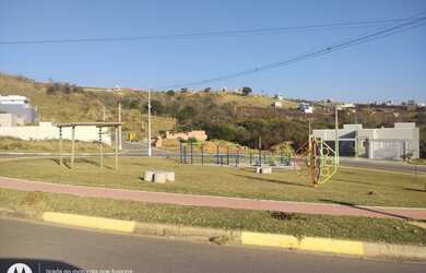 Imagem 5: Lote/Terreno para venda possui 140 metros quadrados