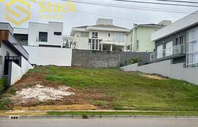 Imagem: O terreno possui 553m² de Área, Imóvel novo e está localizado