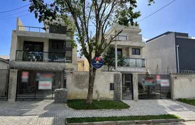 Imagem: A casa possui 3 Dormitórios, 3 Banheiros, 2 Vagas na garagem