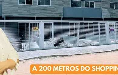 Imagem: A casa possui 2 Dormitórios, 2 Banheiros, 2 Vagas na garagem