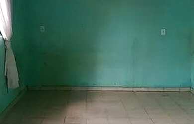 Imagem: A casa possui 1 Banheiro, 1 Vaga na garagem e está localizado